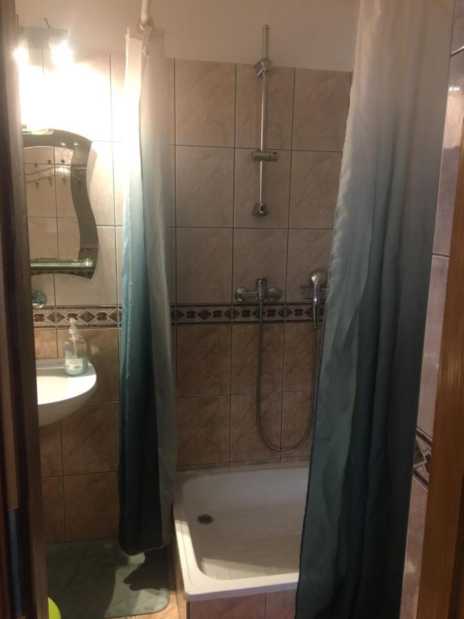 A3apartament 2 Pokojowy Aneks Kuchenny 2 Lazienki Wlasne Na Korytarzu Jumper Na Termach Dla 2 Osob Gratis