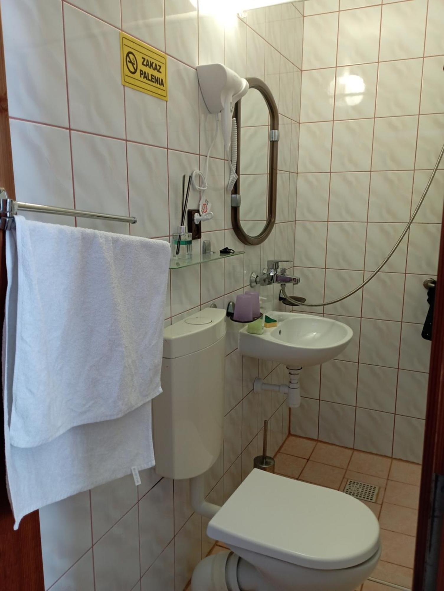 Apartment A3apartament 2 Pokojowy Aneks Kuchenny 2 Lazienki Wlasne Na Korytarzu Jumper Na Termach Dla 2 Osob Gratis