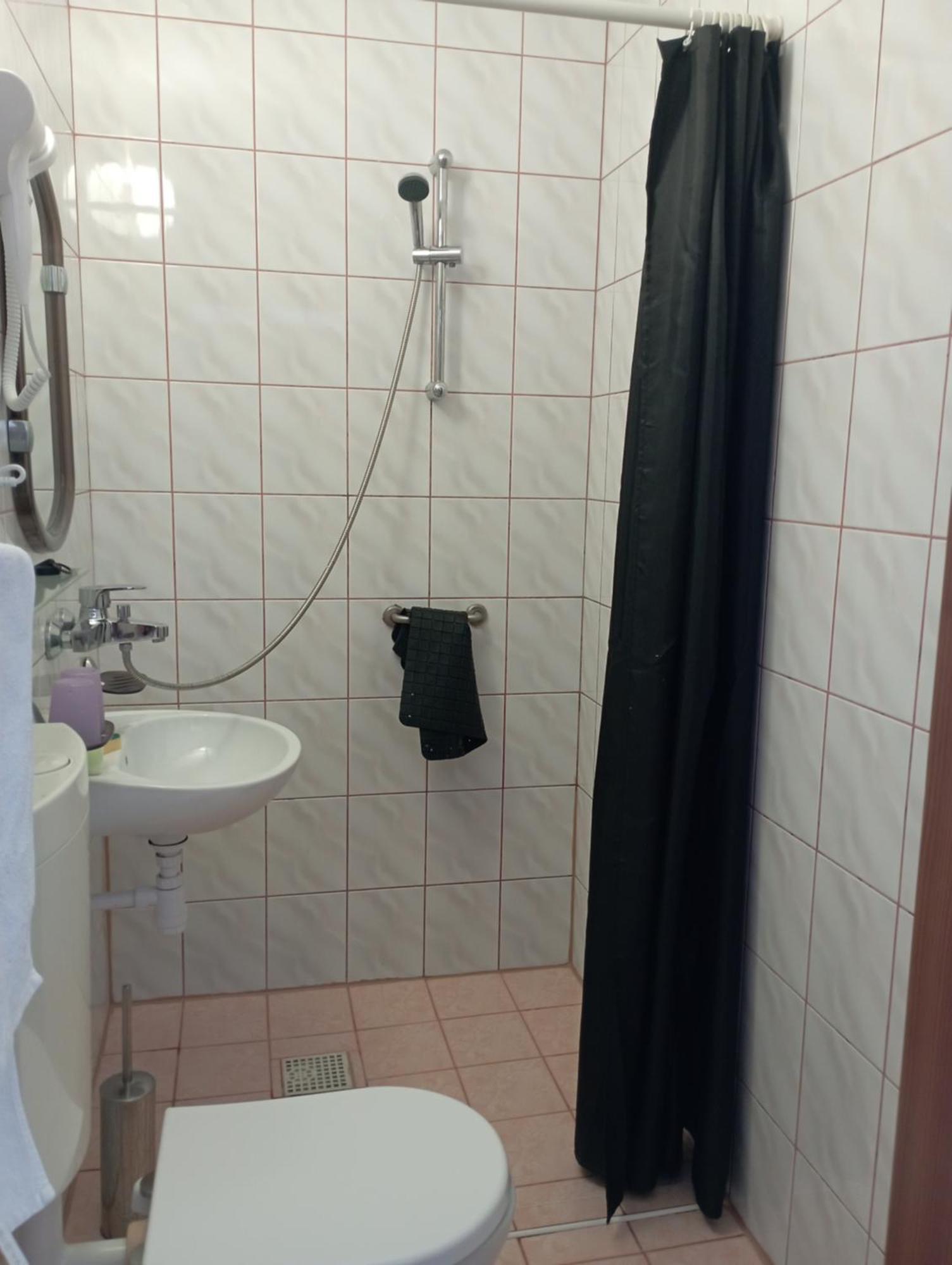 A3apartament 2 Pokojowy Aneks Kuchenny 2 Lazienki Wlasne Na Korytarzu Jumper Na Termach Dla 2 Osob Gratis Zakopane
